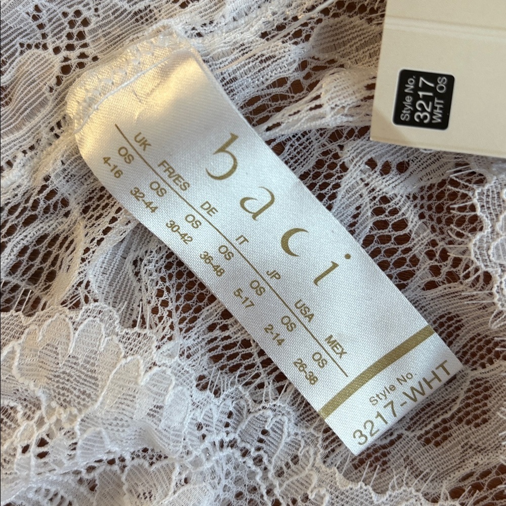 NWT Lace robe - Picture 7 of 10